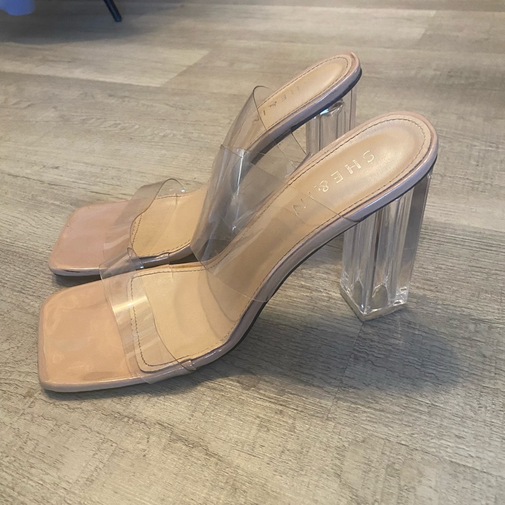 Square toe clear heel